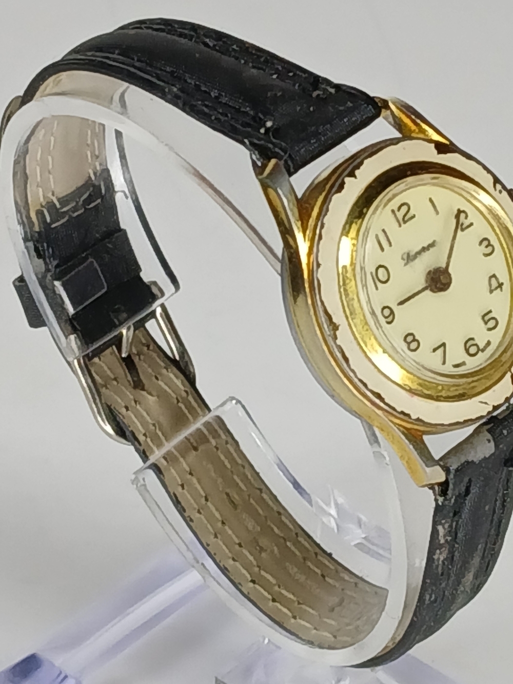 The Vintage Swiss Made Lucerne Mechanical Watch with gold Tone Case is a classic